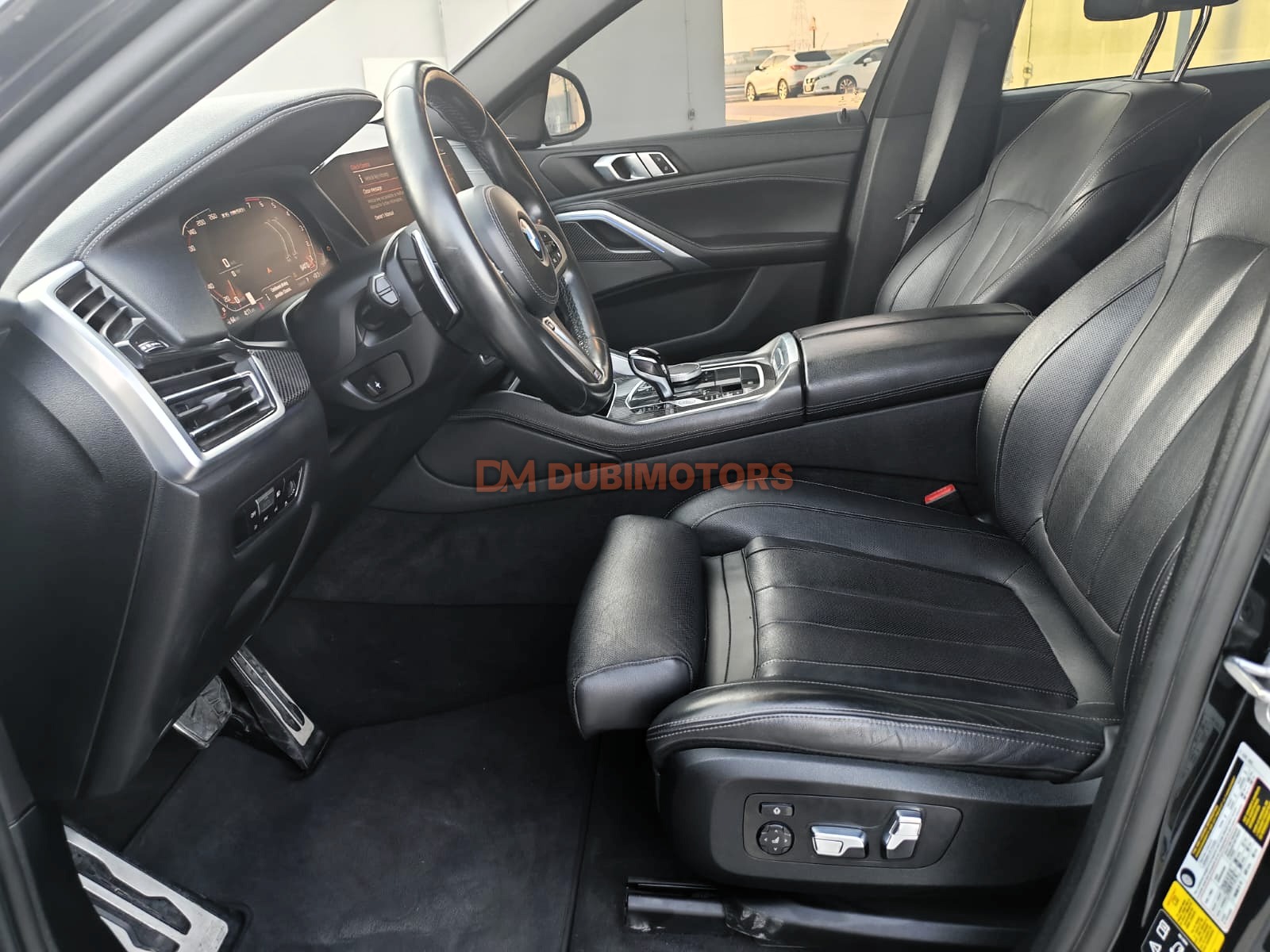 2022 BMW X6 M50i for Sale in Abu Dhabi, photo 8 of 18