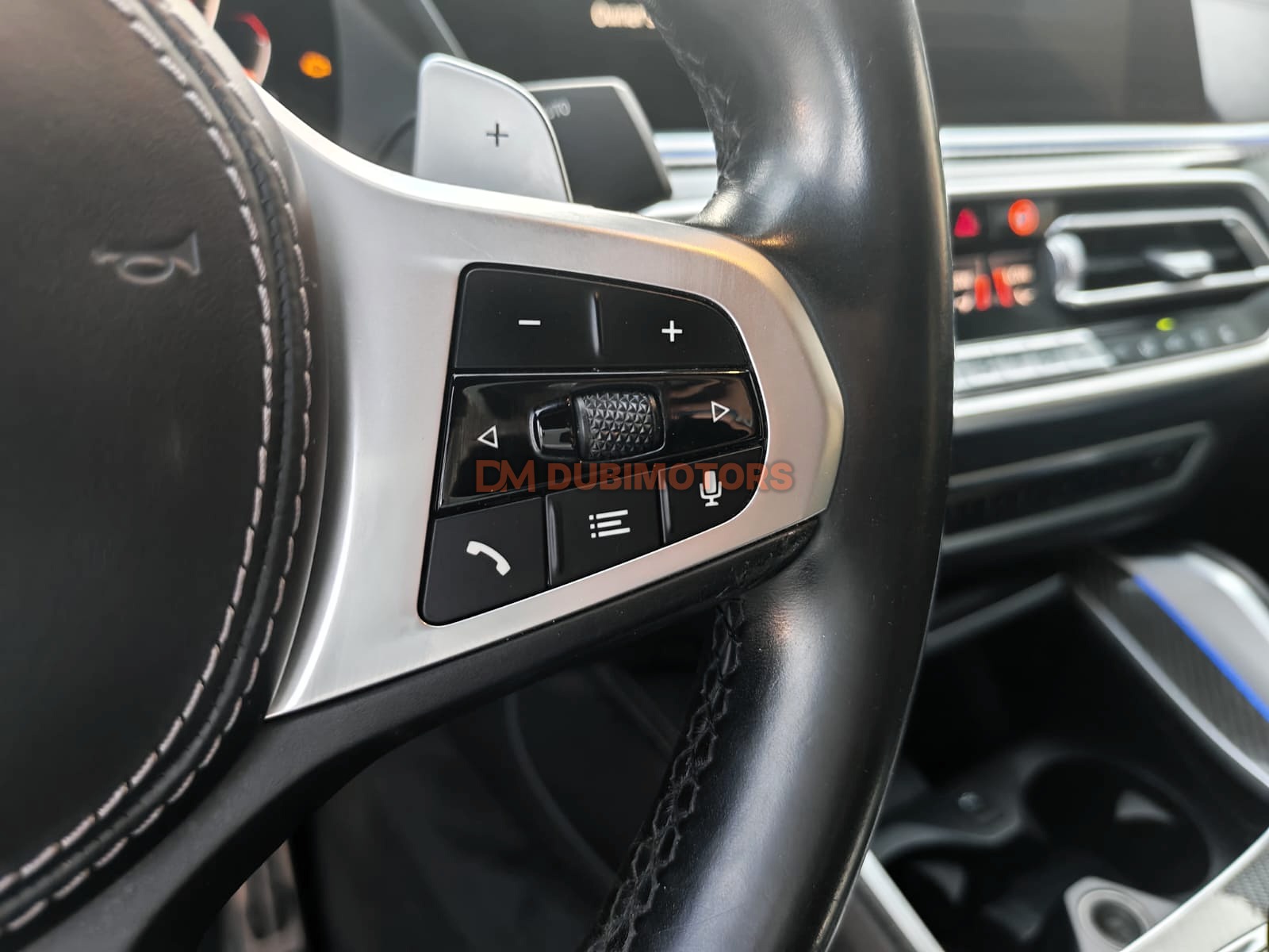 2022 BMW X6 M50i for Sale in Abu Dhabi, photo 9 of 18