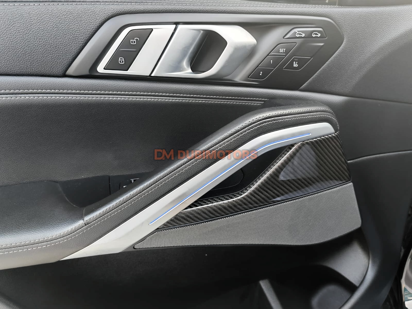 2022 BMW X6 M50i for Sale in Abu Dhabi, photo 14 of 18