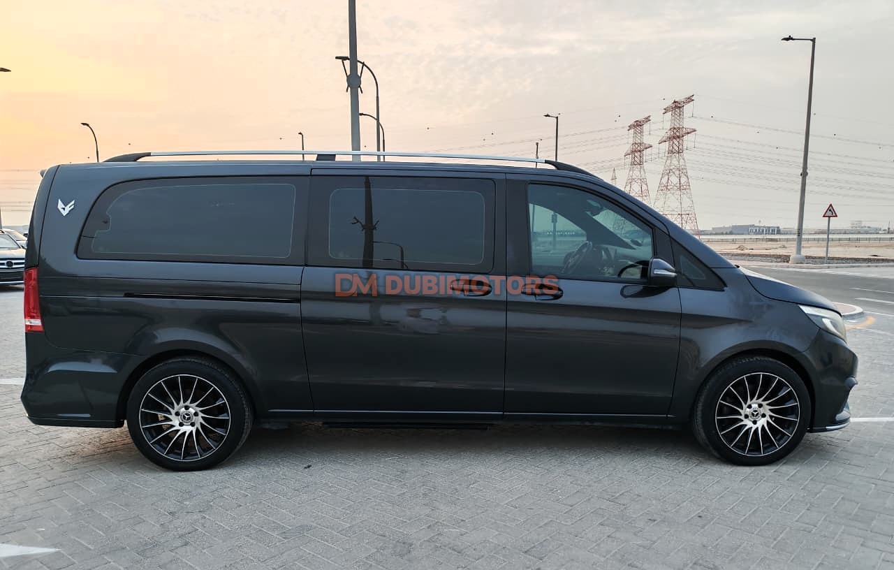 2022 Mercedes-Benz V-Class V 250 Falcon Edition for Sale in Abu Dhabi, photo 3 of 19