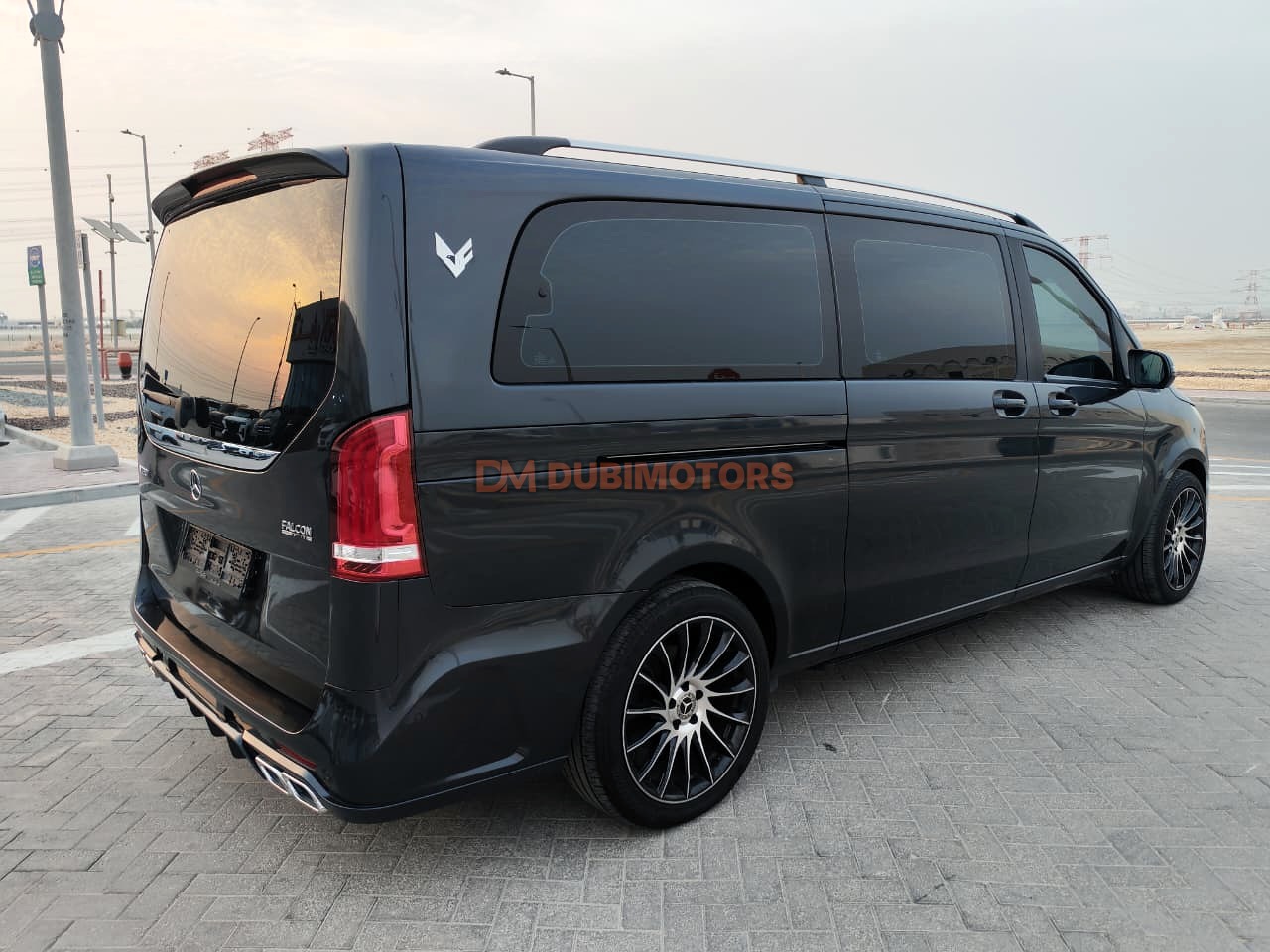 2022 Mercedes-Benz V-Class V 250 Falcon Edition for Sale in Abu Dhabi, photo 4 of 19