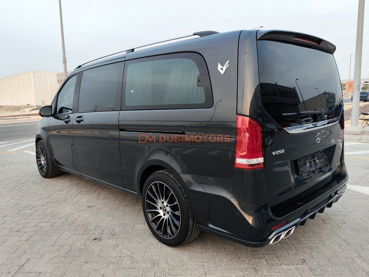 2022 Mercedes-Benz V-Class V 250 Falcon Edition for Sale in Abu Dhabi, photo 5 of 19