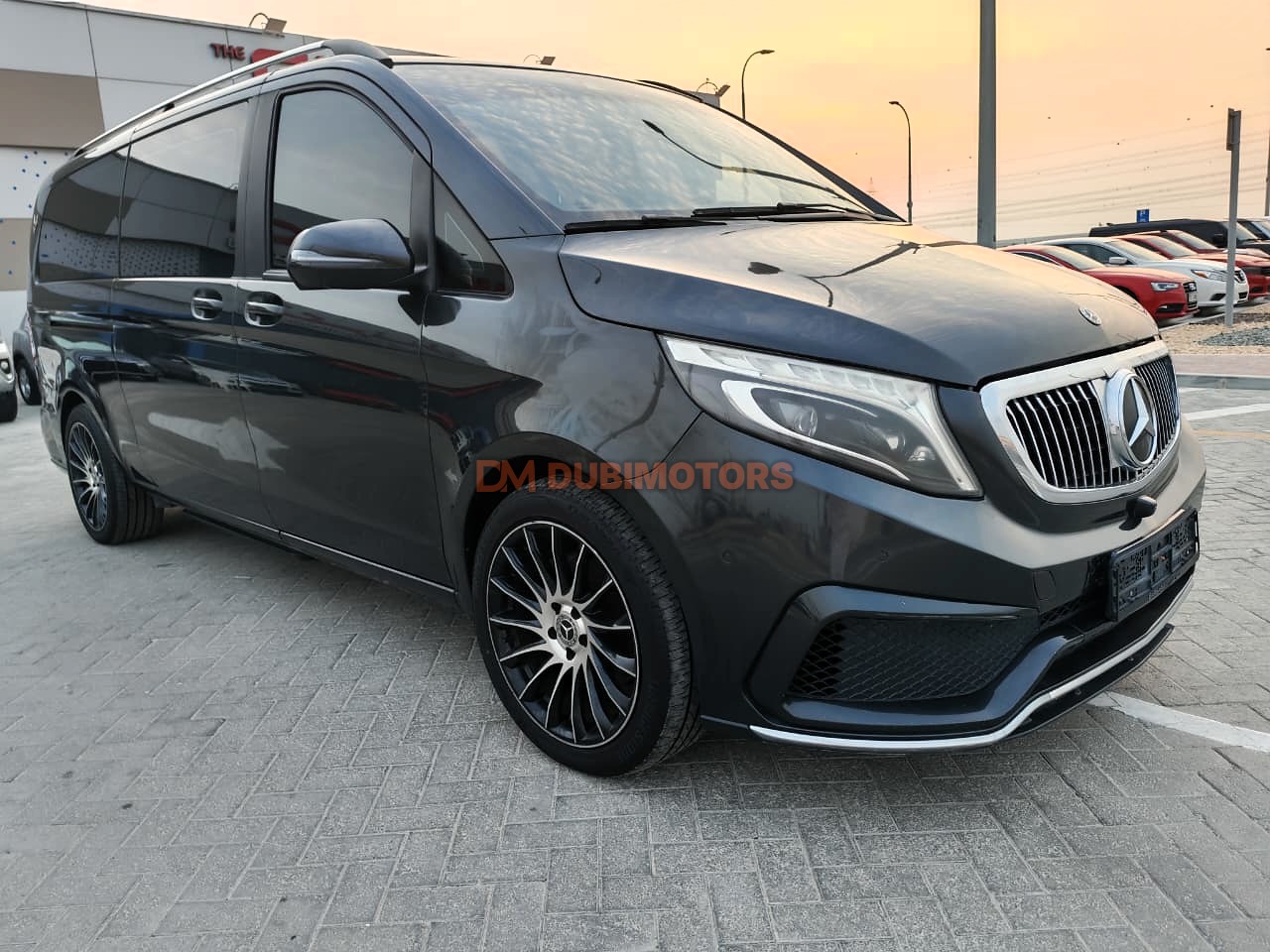 2022 Mercedes-Benz V-Class V 250 Falcon Edition for Sale in Abu Dhabi, photo 7 of 19
