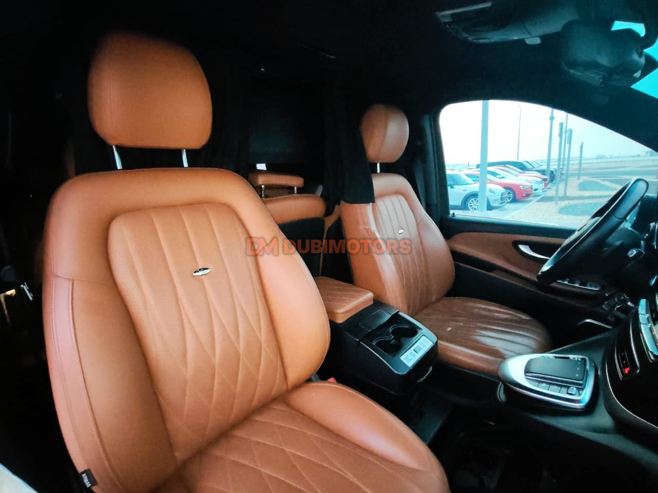 2022 Mercedes-Benz V-Class V 250 Falcon Edition for Sale in Abu Dhabi, photo 10 of 19