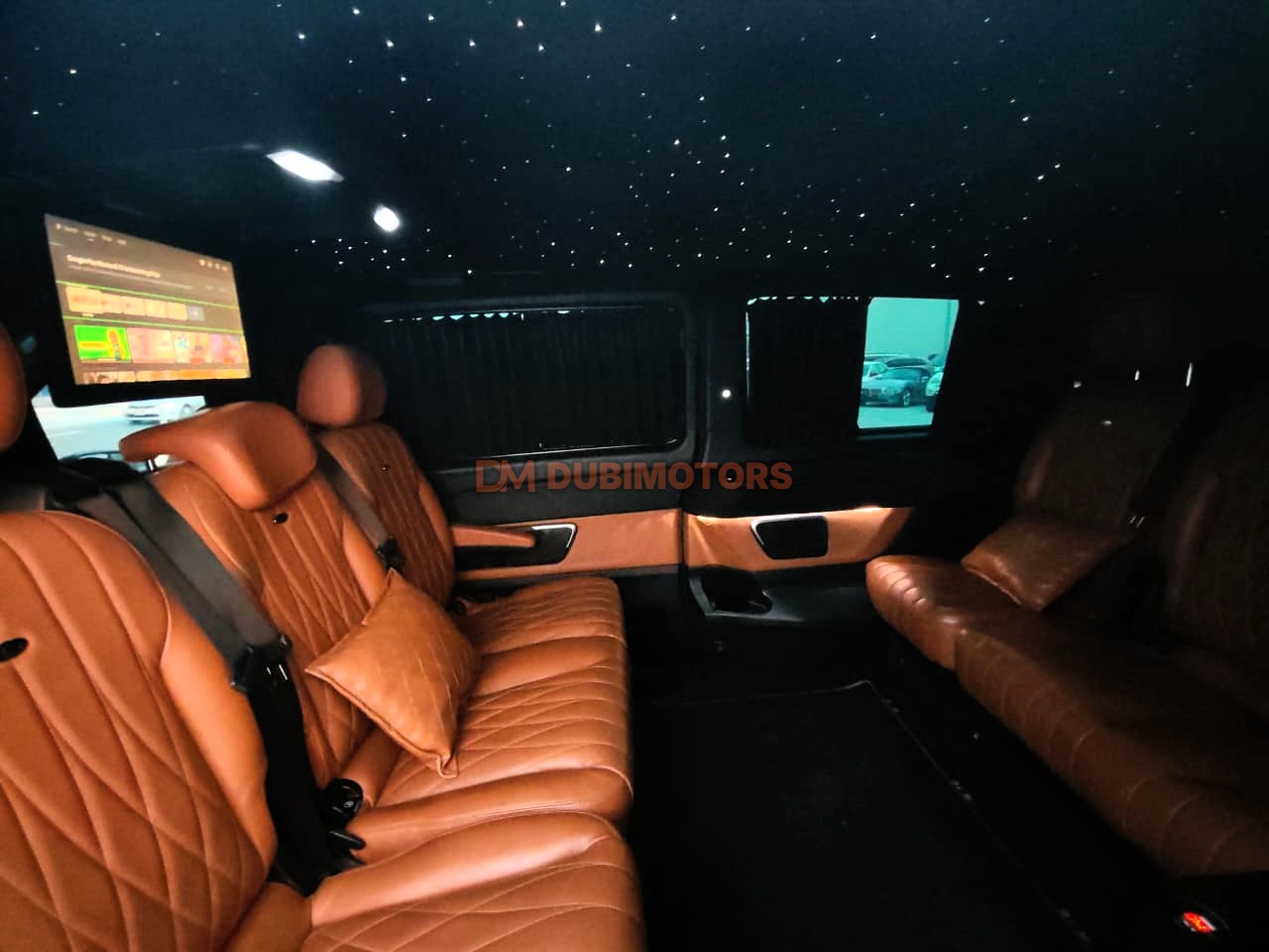 2022 Mercedes-Benz V-Class V 250 Falcon Edition for Sale in Abu Dhabi, photo 11 of 19
