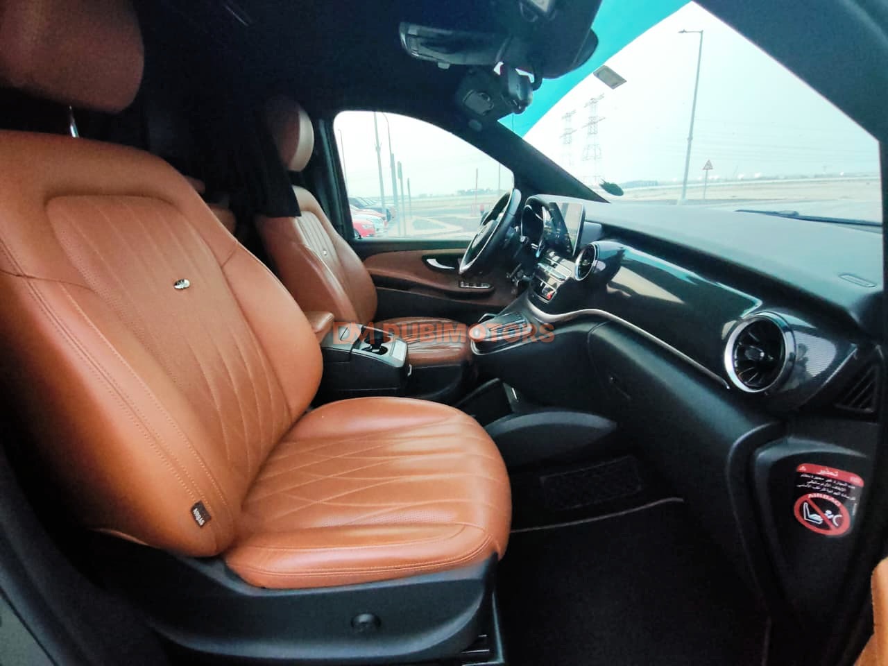 2022 Mercedes-Benz V-Class V 250 Falcon Edition for Sale in Abu Dhabi, photo 12 of 19