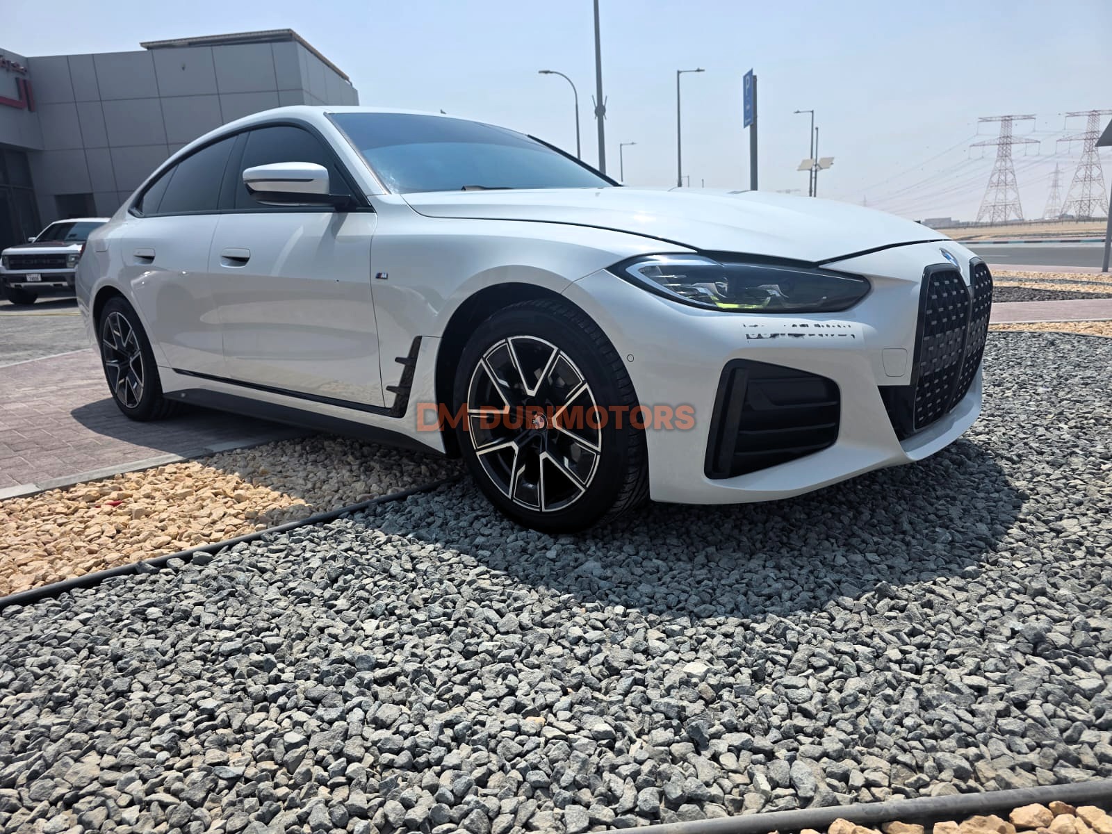 2022 BMW 4 Series 420i M Sport for Sale in Abu Dhabi, photo 10 of 18