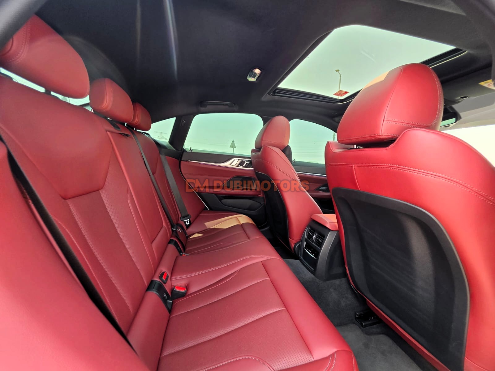 2022 BMW 4 Series 420i M Sport for Sale in Abu Dhabi, photo 14 of 18