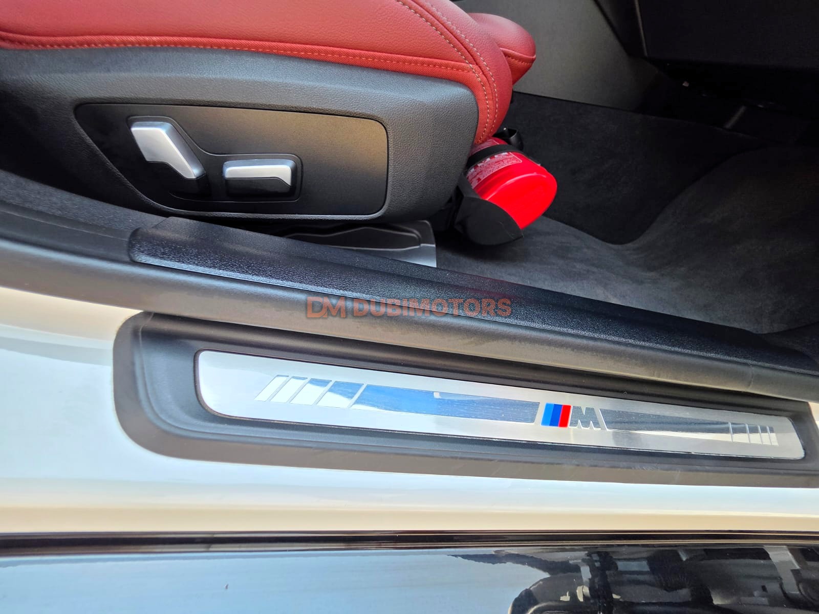 2022 BMW 4 Series 420i M Sport for Sale in Abu Dhabi, photo 15 of 18