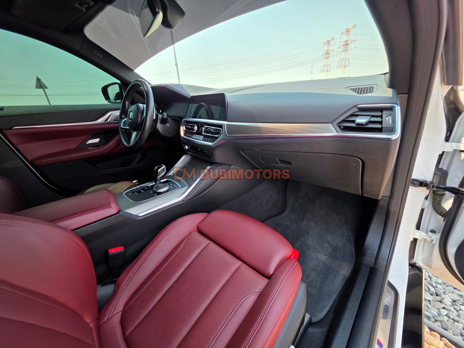 2022 BMW 4 Series 420i M Sport for Sale in Abu Dhabi, photo 16 of 18