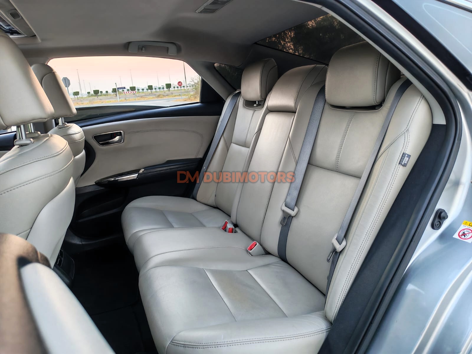 2017 Toyota Avalon SE+, photo 6 of 11