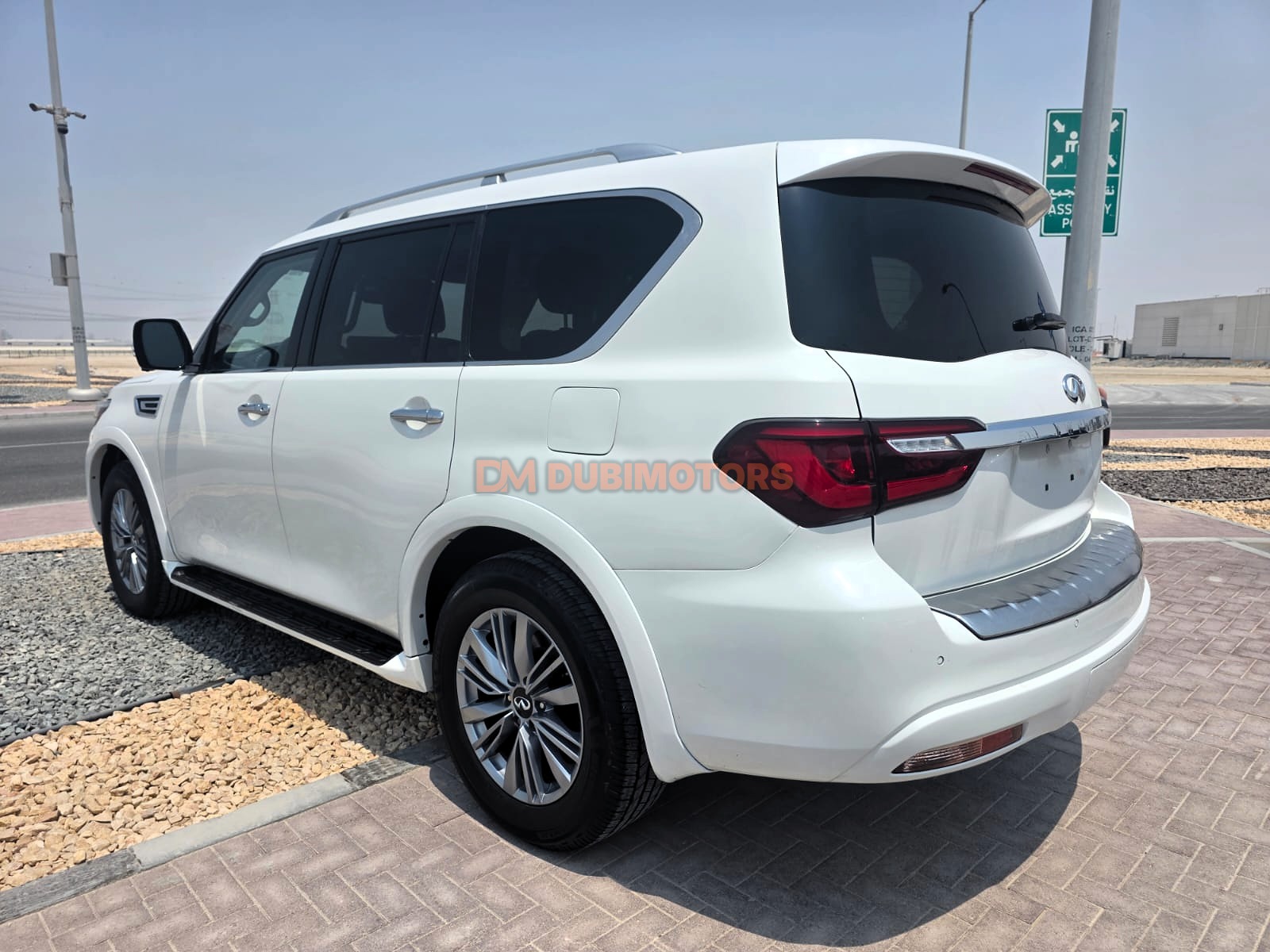 2024 Infiniti QX80 Luxe for Sale in Abu Dhabi, photo 2 of 20