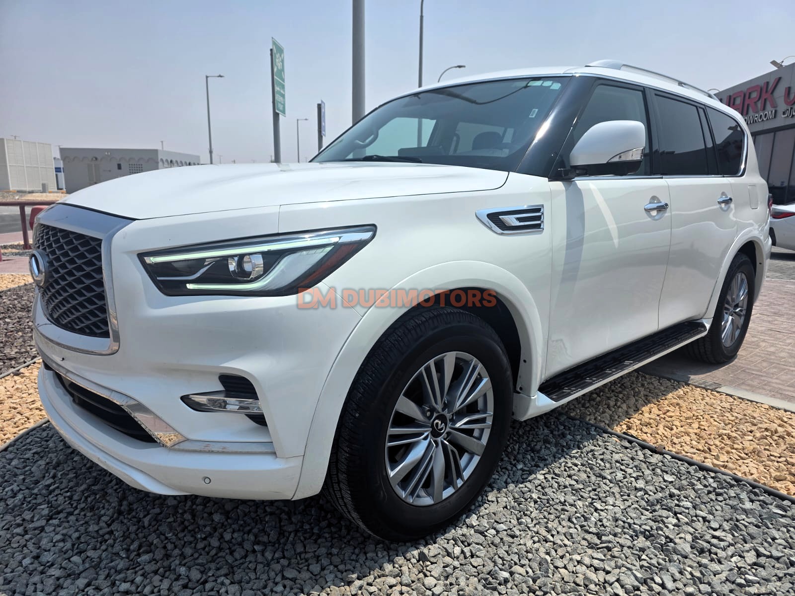 2024 Infiniti QX80 Luxe for Sale in Abu Dhabi, photo 3 of 20