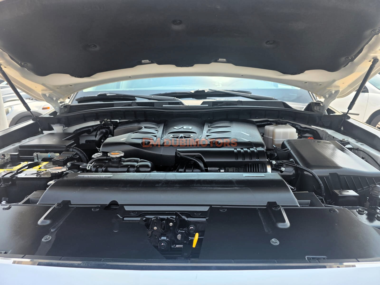2024 Infiniti QX80 Luxe for Sale in Abu Dhabi, photo 12 of 20