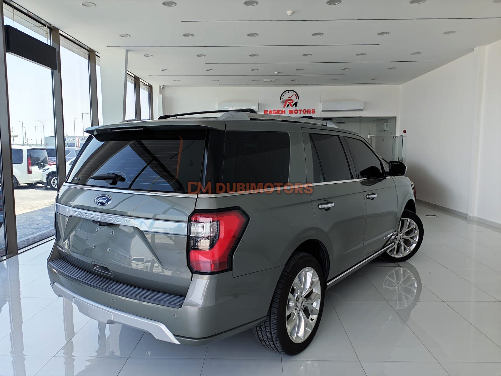 2019 Ford Expedition Platinum for Sale in Abu Dhabi, photo 6 of 17