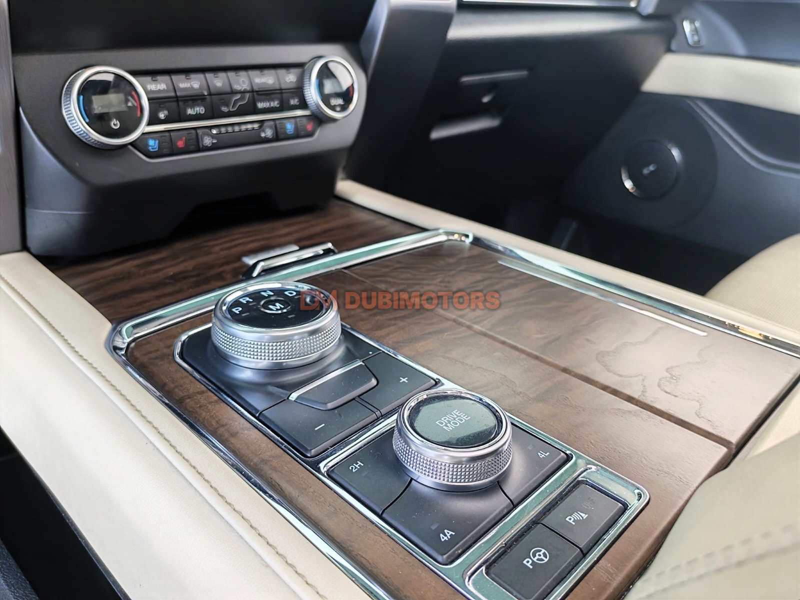 2019 Ford Expedition Platinum for Sale in Abu Dhabi, photo 7 of 17