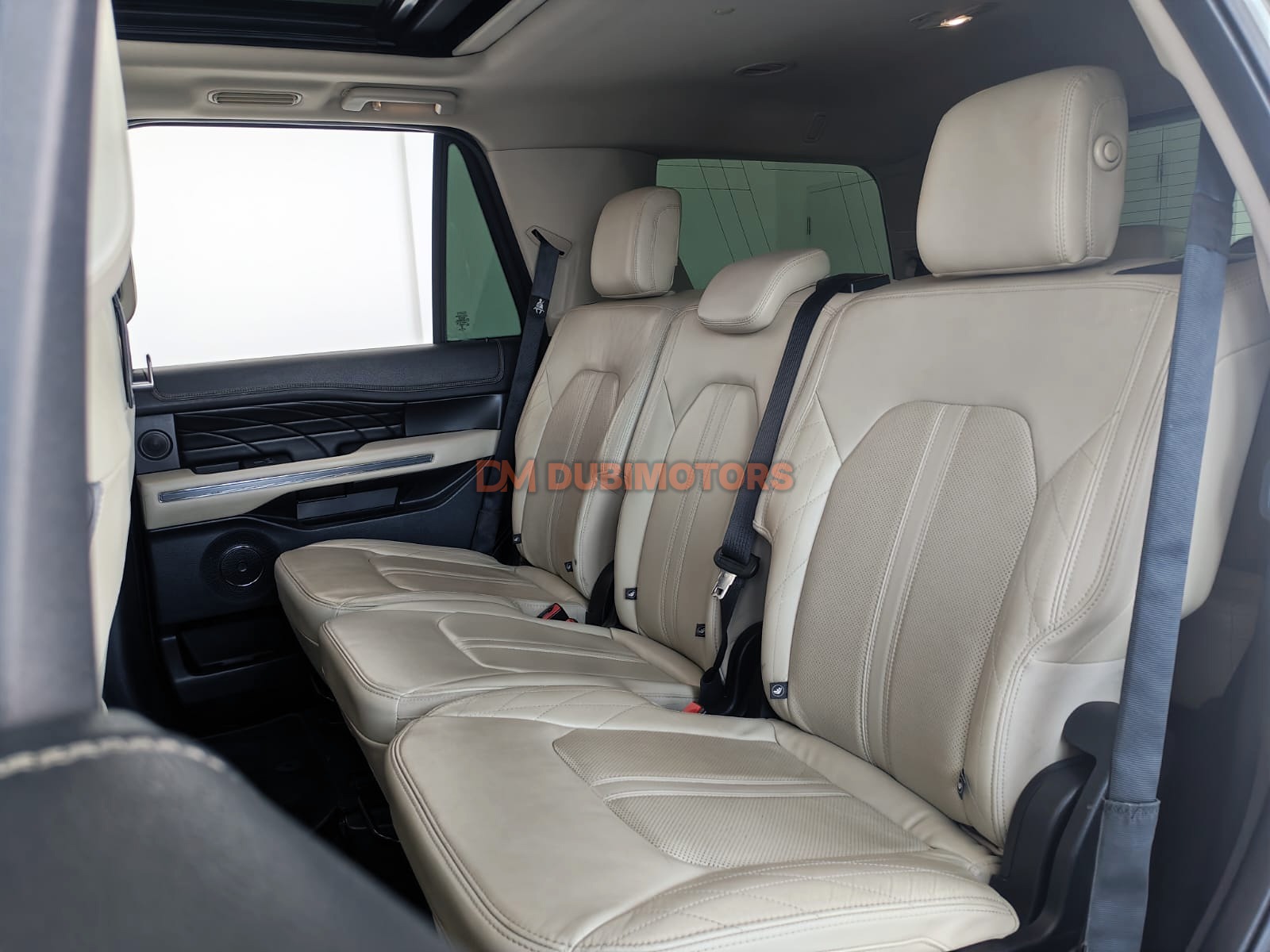 2019 Ford Expedition Platinum for Sale in Abu Dhabi, photo 14 of 17