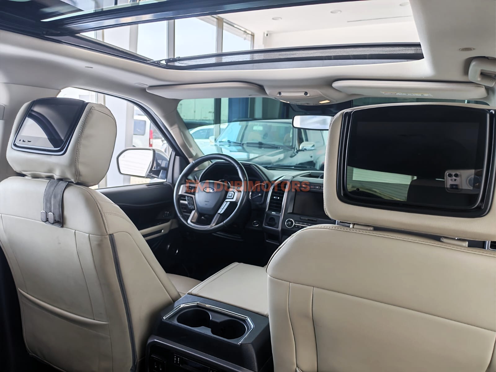 2019 Ford Expedition Platinum for Sale in Abu Dhabi, photo 16 of 17