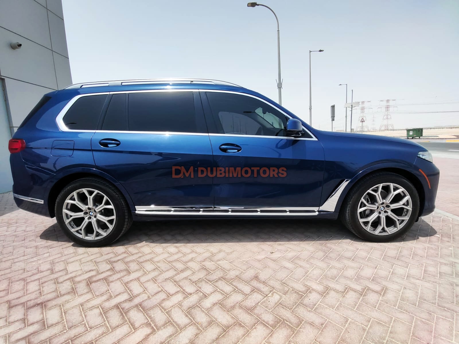 2020 BMW X7 xDrive40i for Sale in Abu Dhabi, photo 8 of 17