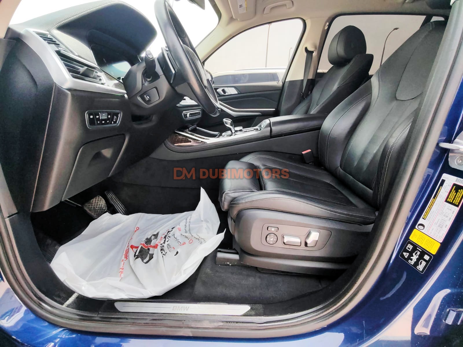 2020 BMW X7 xDrive40i for Sale in Abu Dhabi, photo 11 of 17
