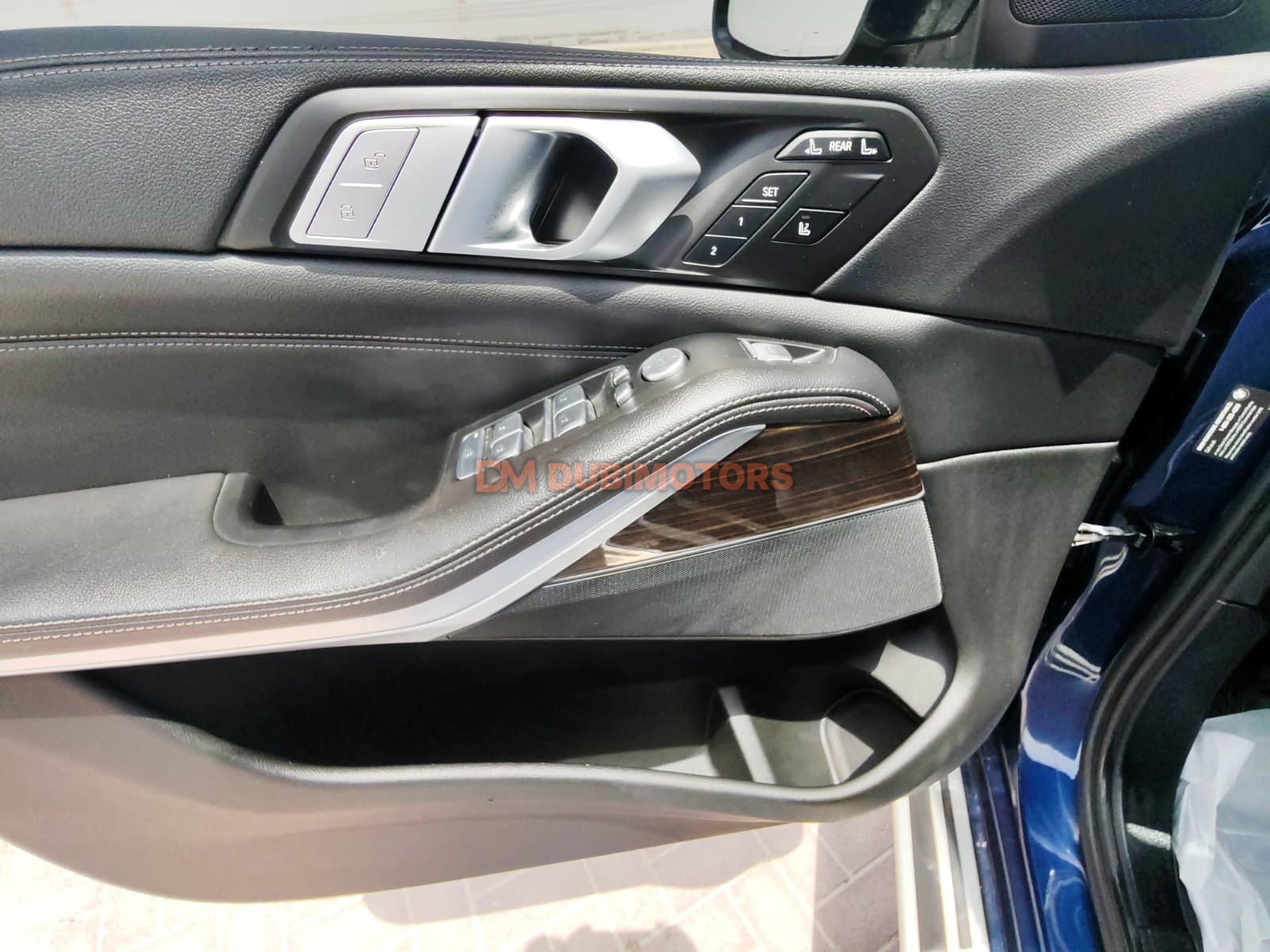 2020 BMW X7 xDrive40i for Sale in Abu Dhabi, photo 12 of 17