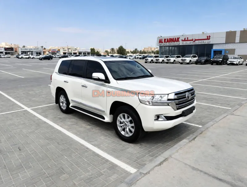 2016 Toyota Land Cruiser VXR V8 for Sale in Abu Dhabi