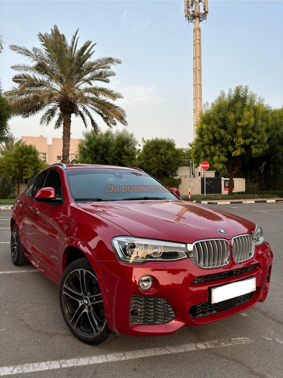 2017 BMW X4 xDrive28i M Sport for Sale in Dubai, photo 2 of 11