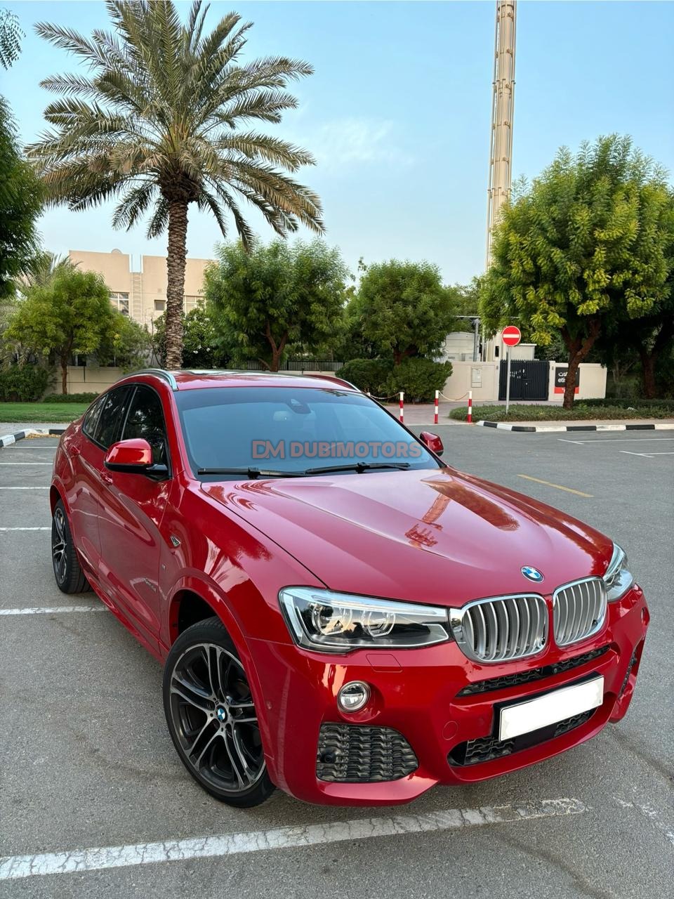 2017 BMW X4 xDrive28i M Sport for Sale in Dubai, photo 4 of 11